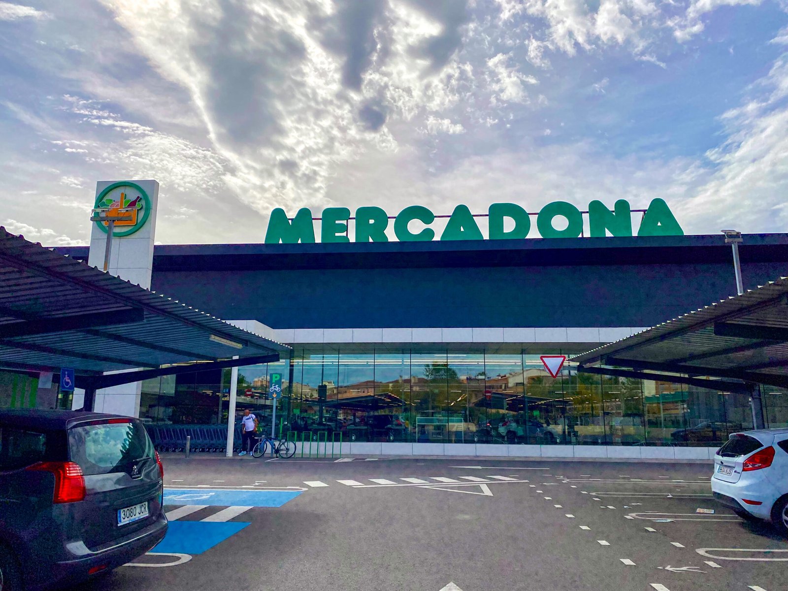 Mercadona: Spain’s Most Popular Supermarket and Why Locals Love It